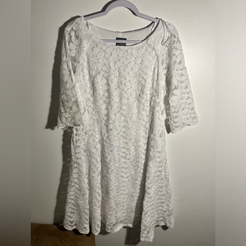 Rabbit Rabbit Rabbit White Knee Length Flower Embellished Dress